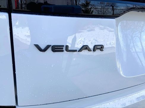 New 2026 Land Rover Range Rover Velar Dynamic SE image 15