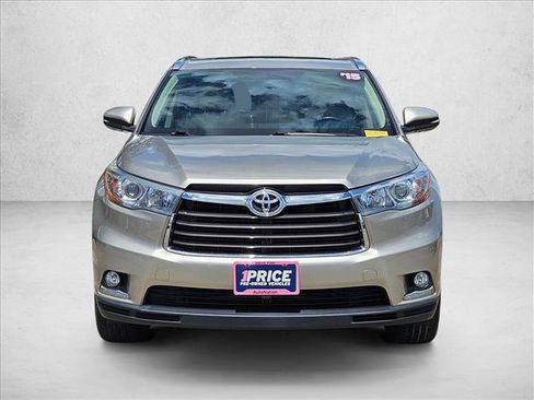 Used 2015 Toyota Highlander Limited FWD image 2