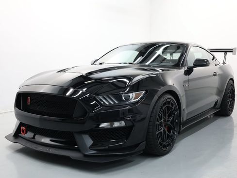 Used 2019 Ford Mustang Shelby GT350R w/ GT350R Equipment Group 920A RWD image 1