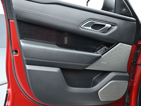 Used 2019 Land Rover Range Rover Velar R-Dynamic HSE image 9