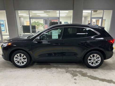 Certified 2024 Ford Escape Active image 4
