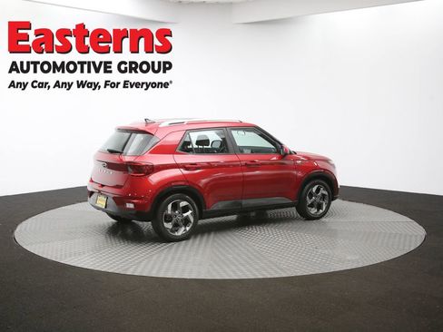 Used 2022 Hyundai Venue SEL image 41
