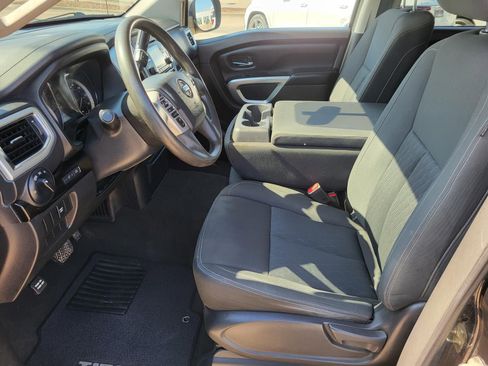 Certified 2017 Nissan Titan SV image 23