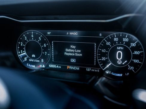 Used 2022 Ford Mustang Shelby GT500 w/ Carbon Fiber Track Pack image 19