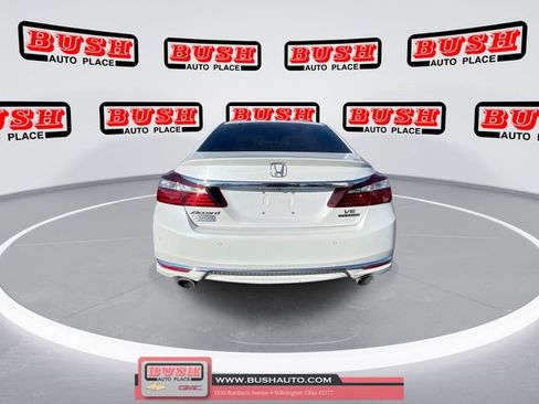 Used 2017 Honda Accord Touring image 9