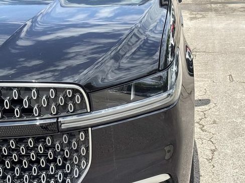 New 2026 Lincoln Navigator Premiere AWD/4WD image 10