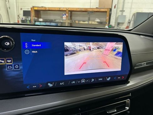 New 2026 Chevrolet Traverse LT image 19