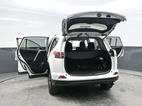 Used 2018 Toyota RAV4 LE image 43