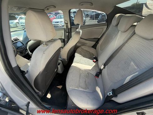 Used 2017 Hyundai Accent SE FWD image 7