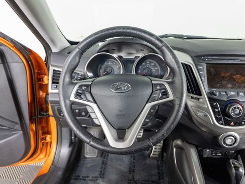 Used 2012 Hyundai Veloster w/ Style Pkg image 26