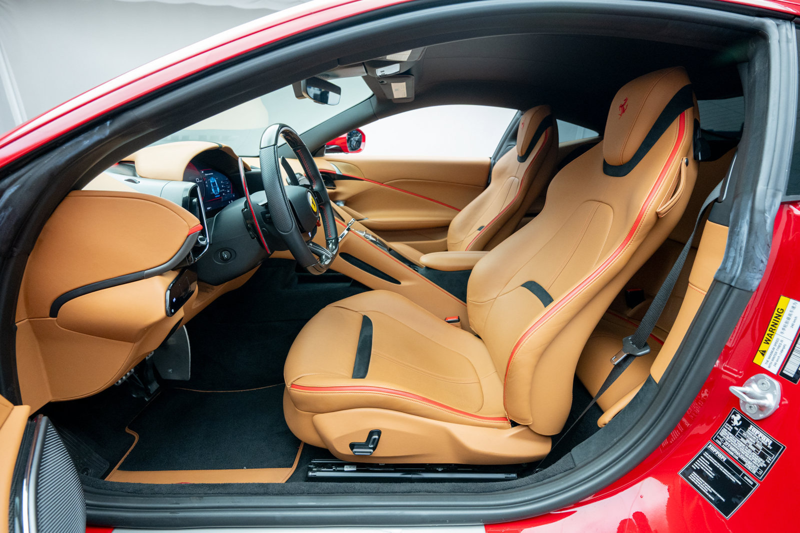 Used 2022 Ferrari Roma RWD image 12