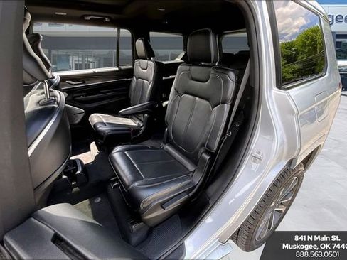 Used 2022 Jeep Grand Cherokee L Overland w/ Luxury Tech Group IV RWD image 21