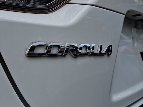 Used 2023 Toyota Corolla SE AWD/4WD image 7