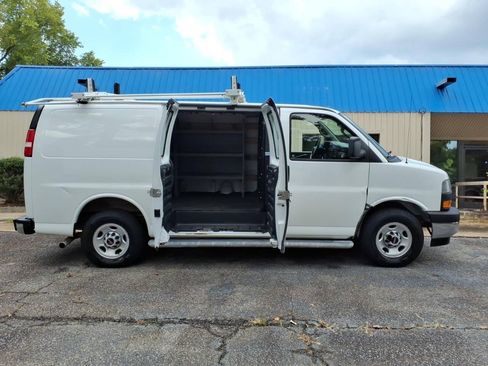 Used 2020 GMC Savana 2500 w/ Driver Convenience Package RWD image 19