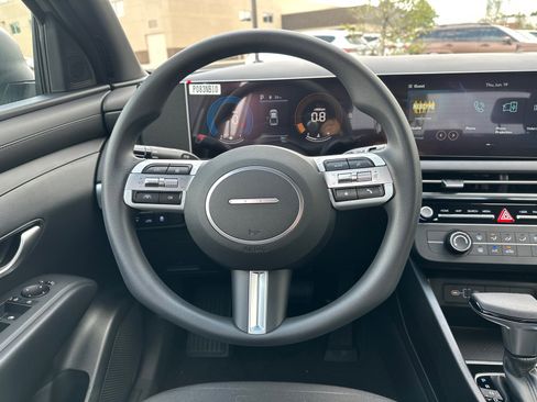 New 2025 Hyundai Santa Cruz SE image 17