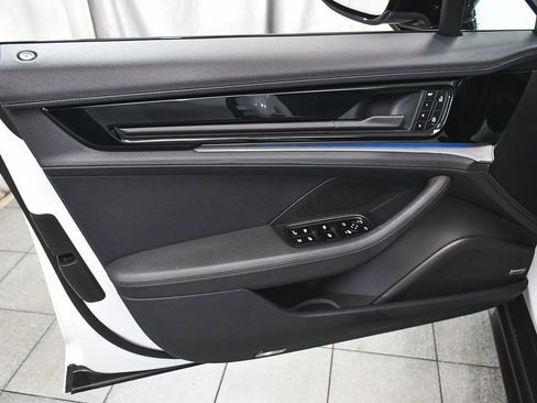 Used 2025 Porsche Panamera 4 image 8