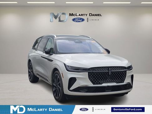 Used 2025 Lincoln Nautilus Black Label AWD/4WD image 1
