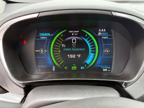 Used 2016 Chevrolet Volt Premier w/ Driver Confidence Package FWD image 17