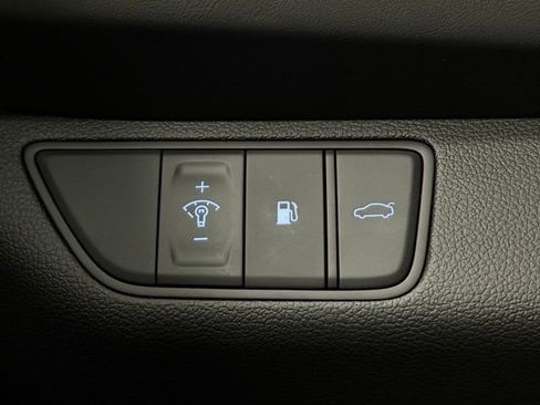 Used 2026 Genesis G70 2.5T image 13