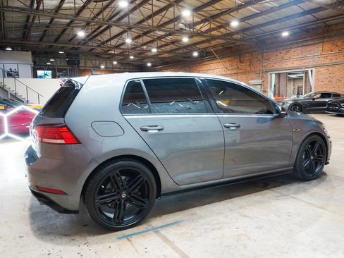Used 2018 Volkswagen Golf R 4-Door AWD/4WD image 16