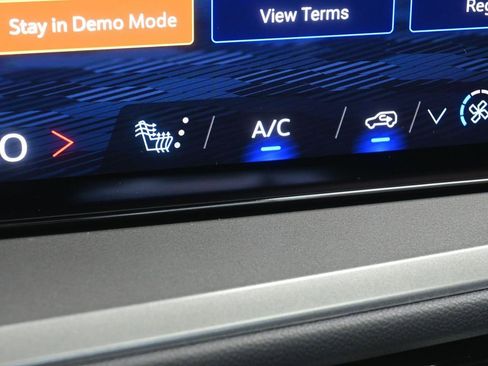 New 2026 Chevrolet Traverse LT w/ Sun and Wheel Package image 25