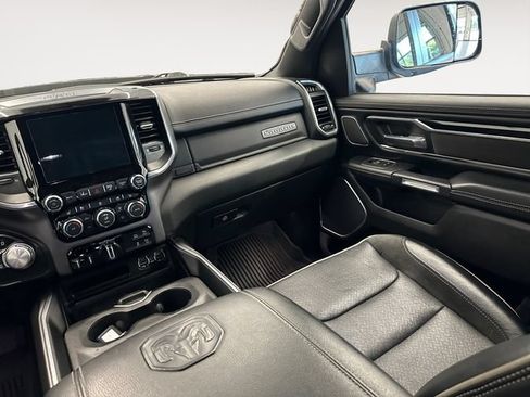 Used 2022 RAM 1500 Laramie AWD/4WD image 11