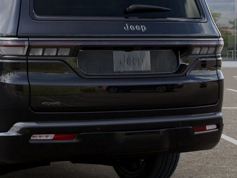New 2026 Jeep Grand Wagoneer Limited AWD/4WD image 14