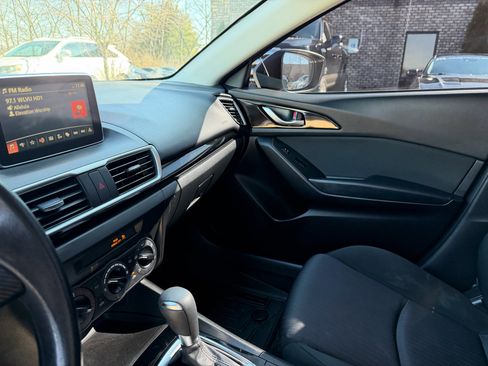 Used 2016 MAZDA MAZDA3 i Sport image 11