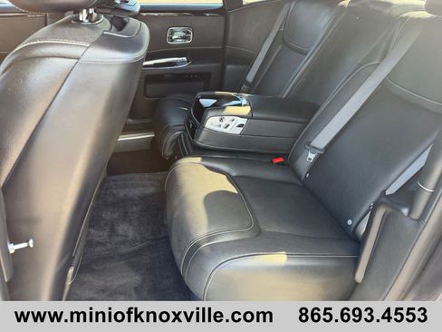 Used 2015 Rolls-Royce Ghost RWD image 17