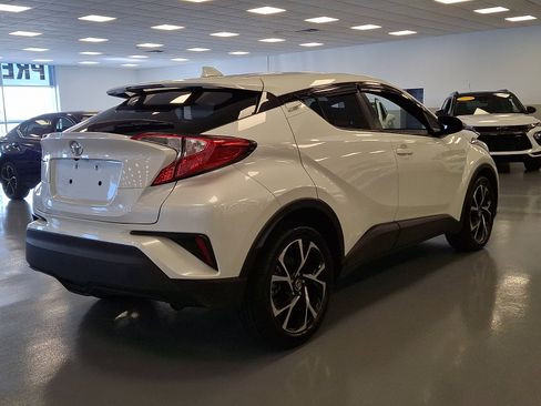 Used 2021 Toyota C-HR XLE FWD image 6