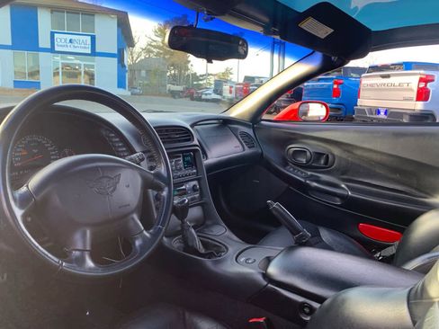 Used 1999 Chevrolet Corvette Coupe w/ Roof Pkg image 14
