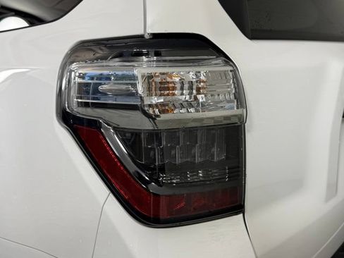 Used 2020 Toyota 4Runner TRD Off-Road Premium w/ Moonroof Package AWD/4WD image 16