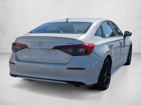 Used 2023 Honda Civic Sport image 3