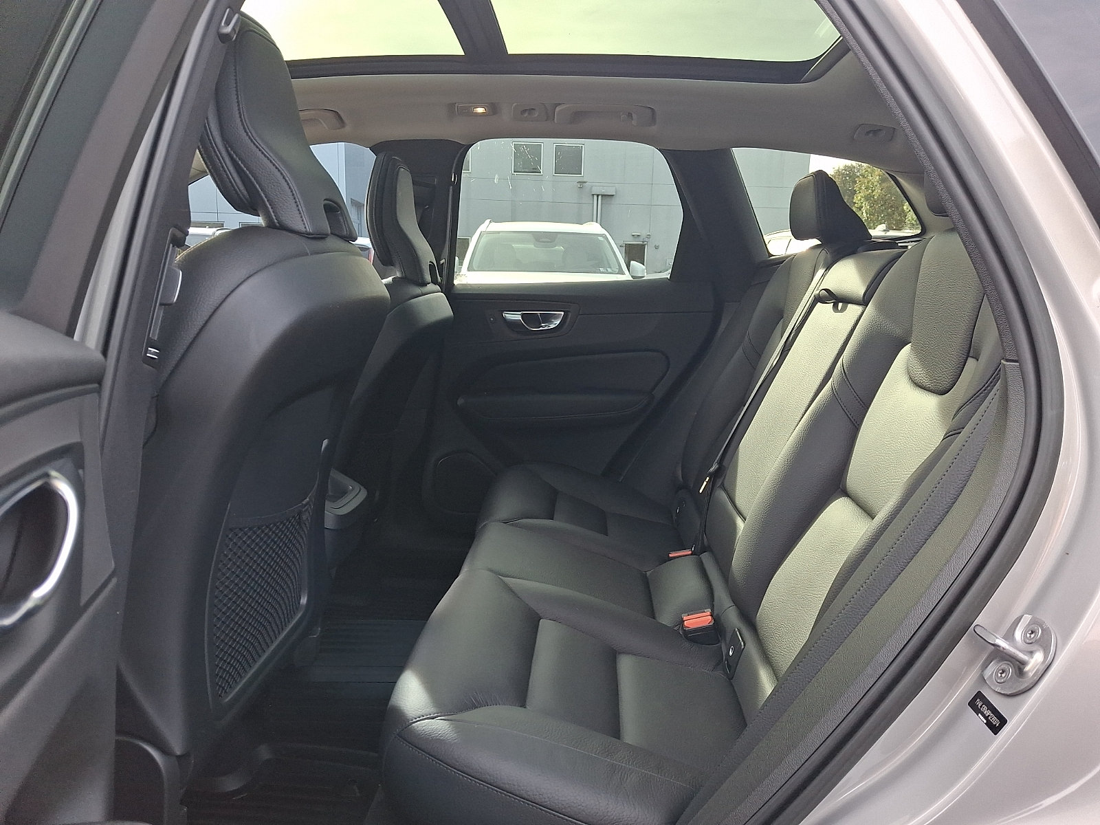 Used 2023 Volvo XC60 B5 Plus w/ Climate Package AWD/4WD image 10