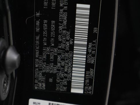 Used 2021 Toyota Highlander XLE image 32