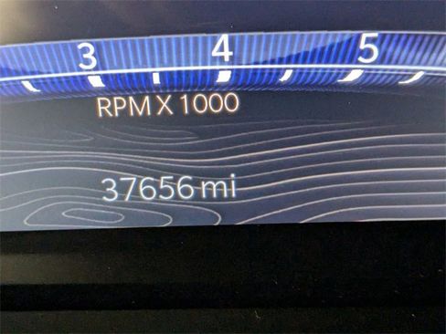 Used 2024 Jeep Grand Cherokee L Limited w/ Luxury Tech Group II image 19