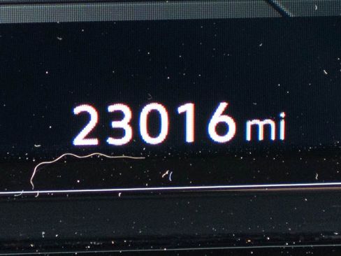 Used 2022 Volkswagen Golf R image 24