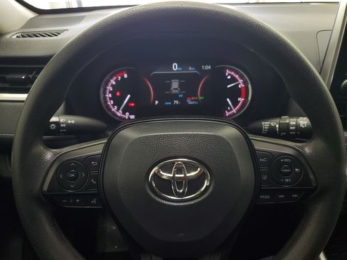 Used 2025 Toyota RAV4 XLE FWD image 22