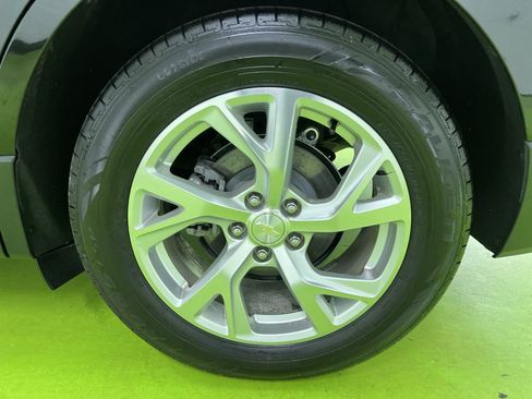 Used 2018 Chevrolet Equinox Premier w/ LPO, Cargo Package FWD image 15