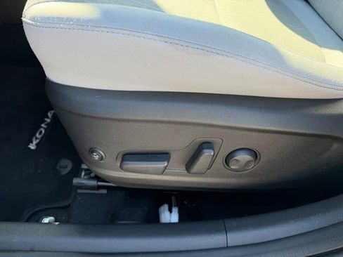 Used 2023 Hyundai Kona SEL FWD image 25