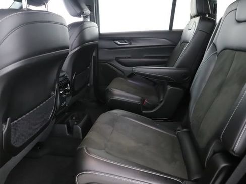 Used 2025 Jeep Grand Cherokee L Altitude AWD/4WD image 27