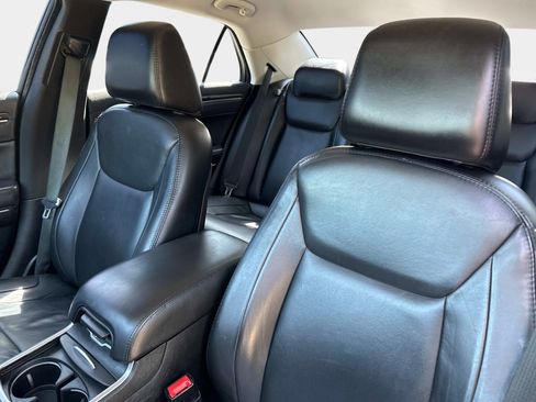 Used 2015 Chrysler 300 Limited w/ Driver Convenience Group RWD image 18