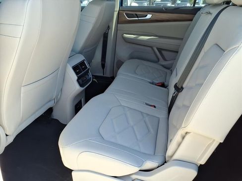 New 2026 Volkswagen Atlas SE FWD image 9