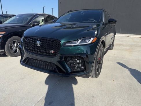 Used 2024 Jaguar F-PACE SVR image 4