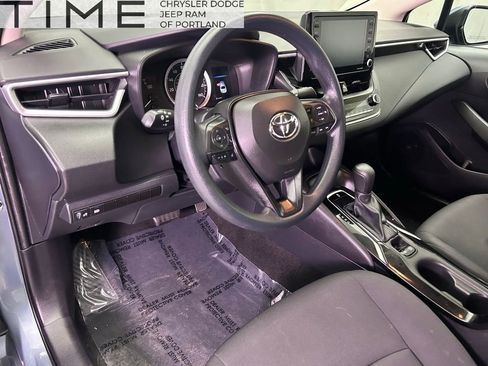 Used 2022 Toyota Corolla LE image 13