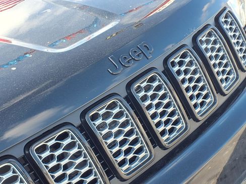 Used 2018 Jeep Grand Cherokee Altitude image 30