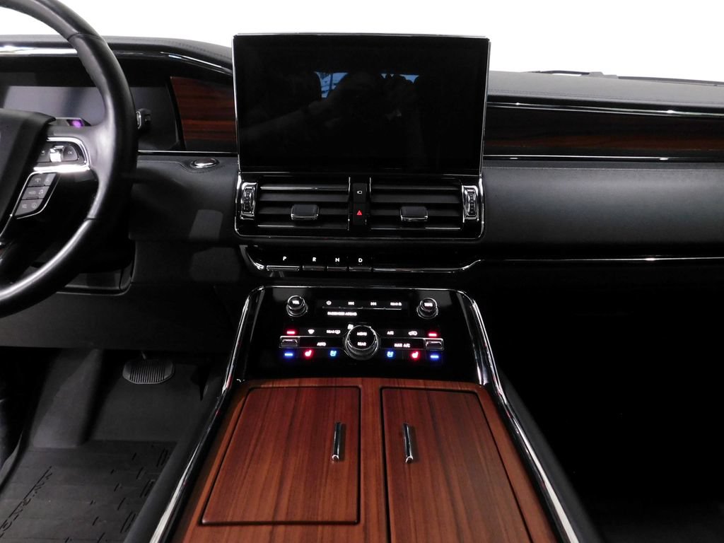 Used 2024 Lincoln Navigator Reserve w/ Equipment Group 201A AWD/4WD image 43