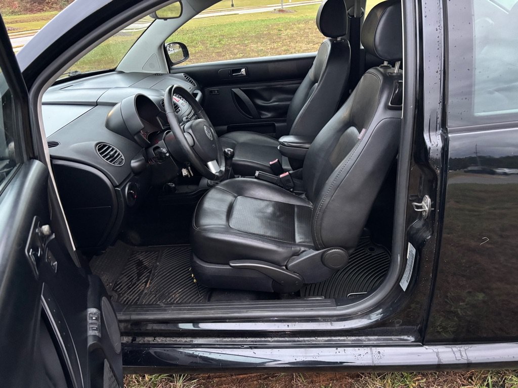 Used 2009 Volkswagen Beetle S FWD image 11