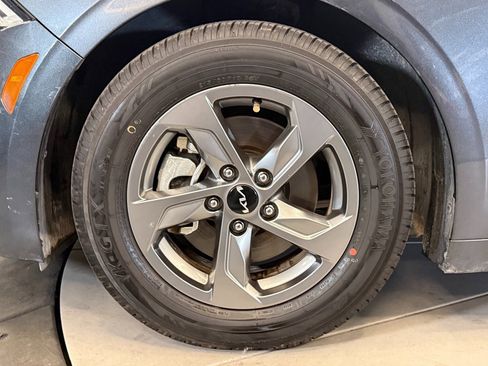 Used 2022 Kia K5 LXS image 25