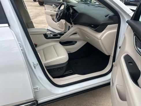 Used 2023 Buick Envision Essence w/ Technology Package I AWD/4WD image 21